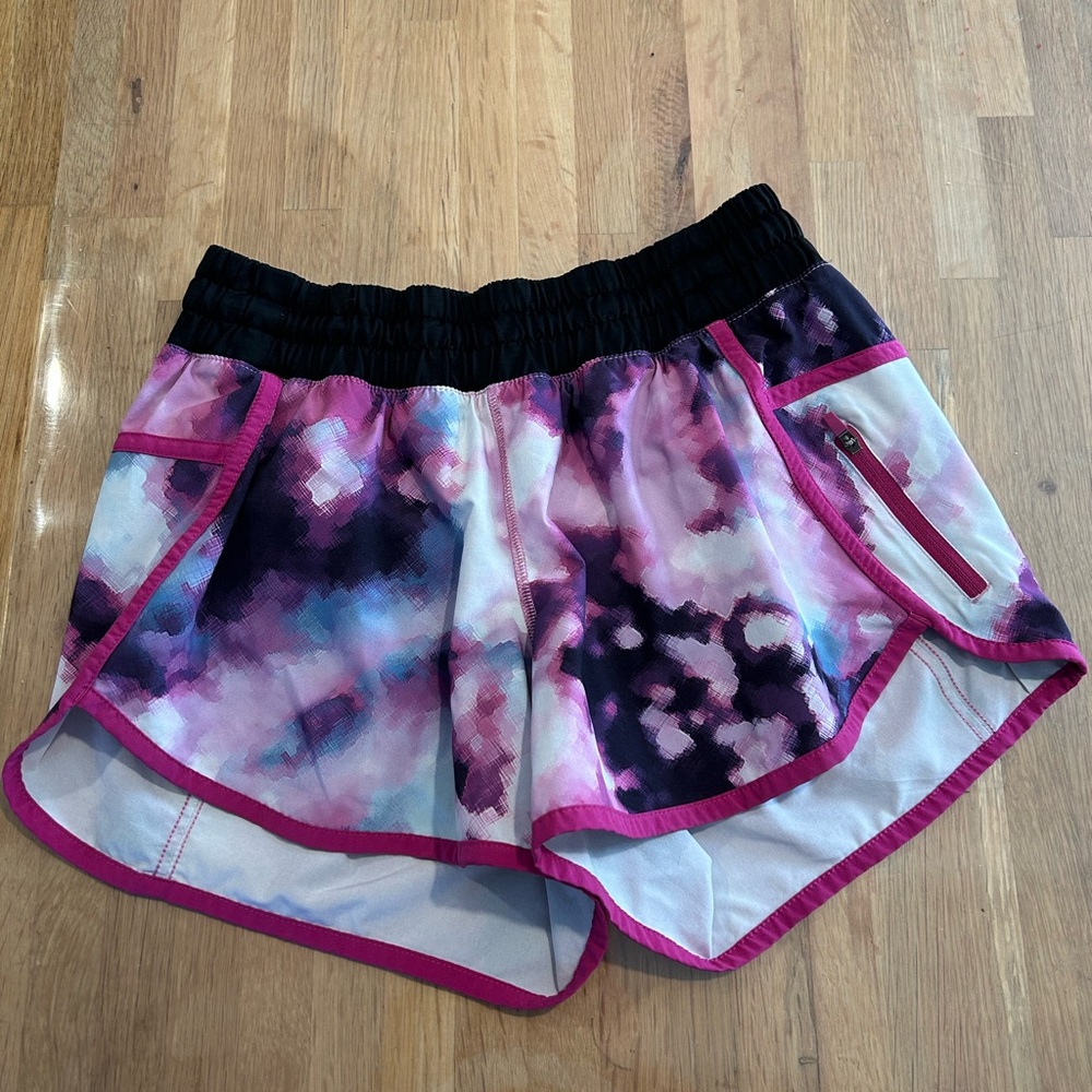 Lululemon tracker running short